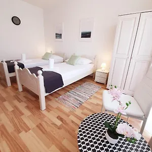 Roko 3*, Kaštela Kroatien